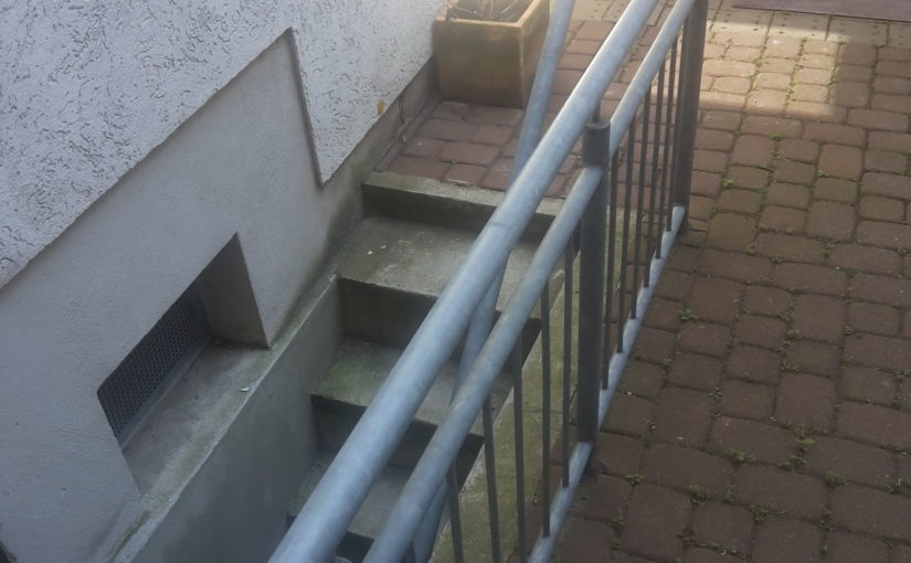 Keller - Kellerabgang - feuchter Keller trocken legen - Kellerabgang sanieren?
